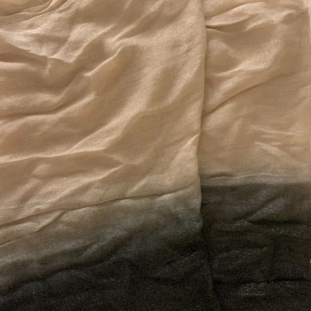 Scarf in Black and Gold
